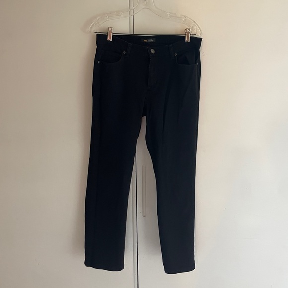 Lee Relaxed Fit Straight Leg Petite Jeans - Picture 1 of 2